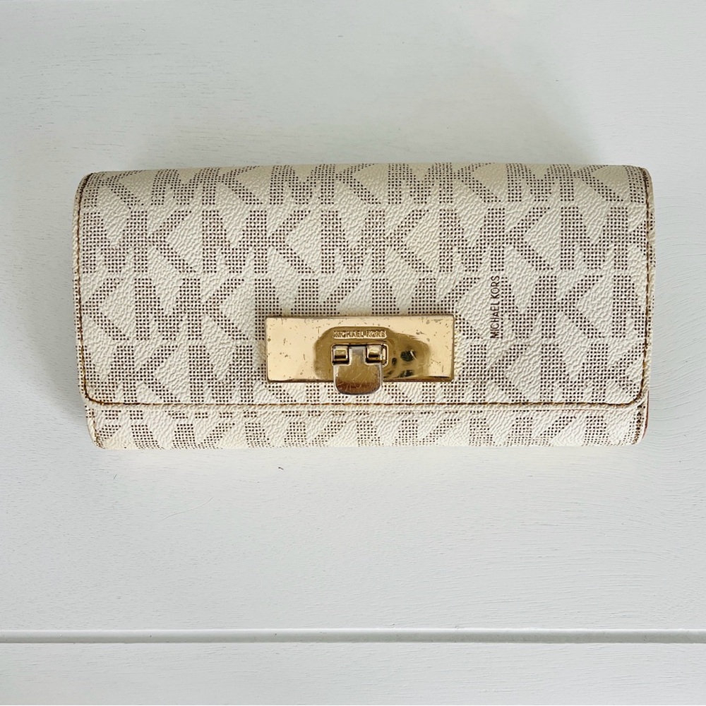 Michael Kors Callie Carryall monogrammed coated canvas handbag in vanilla Wallet